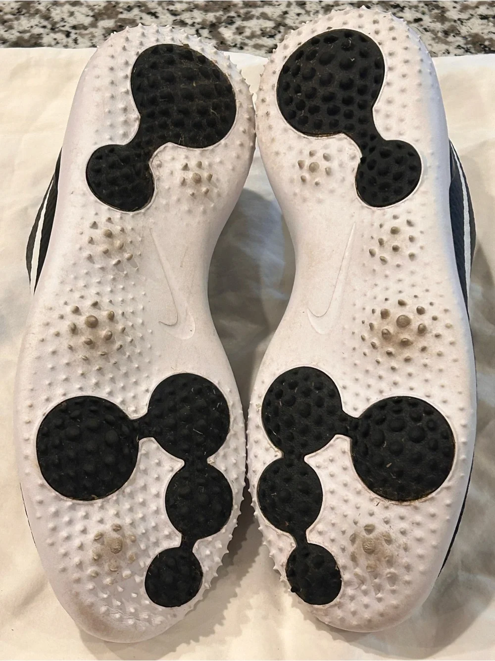 Nike Boys Black/White Golf  Shoes Sneakers Size 6Y Like New
